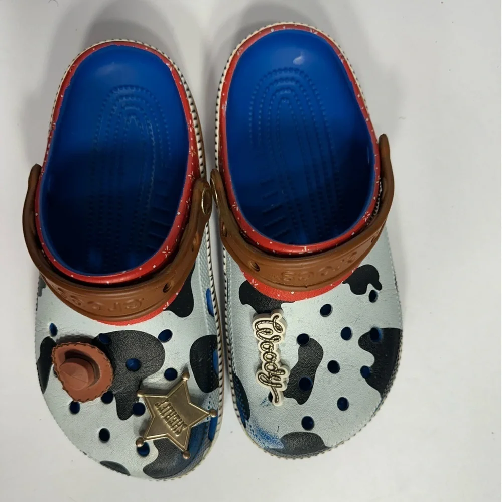 Kids Blue and Brown Clogs Crocs size 4